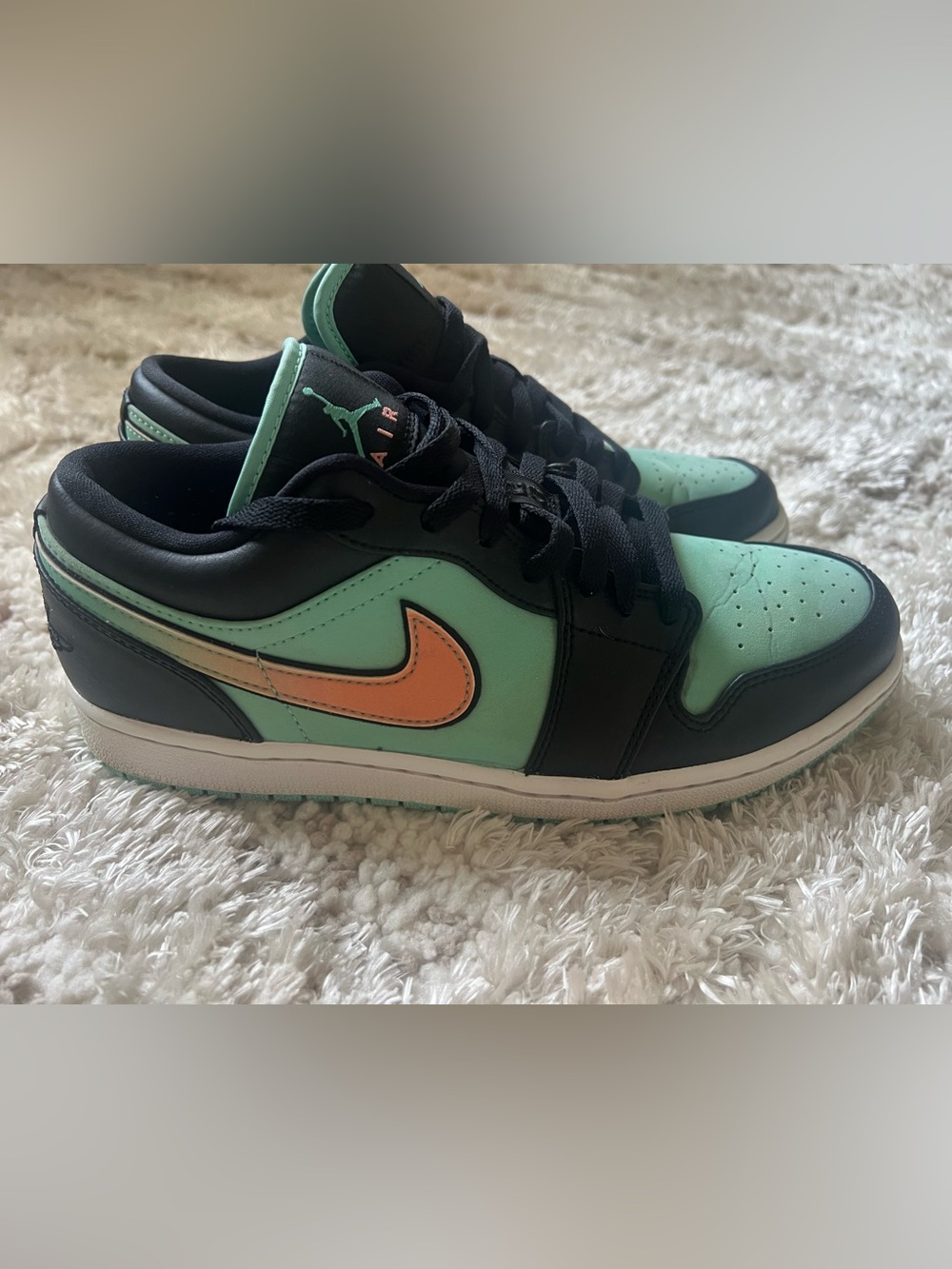 Men’s Air Jordan 1 Low SE Tropical Twist size 9.